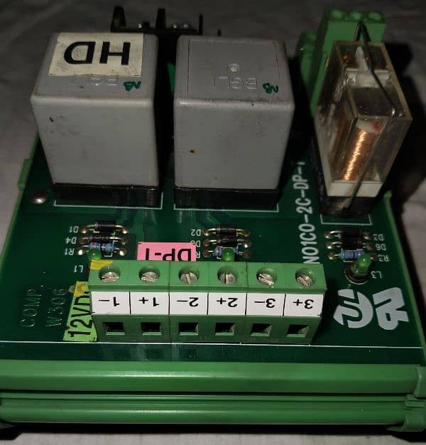 RELAY BOARD 12VOLT 2.5CH 4