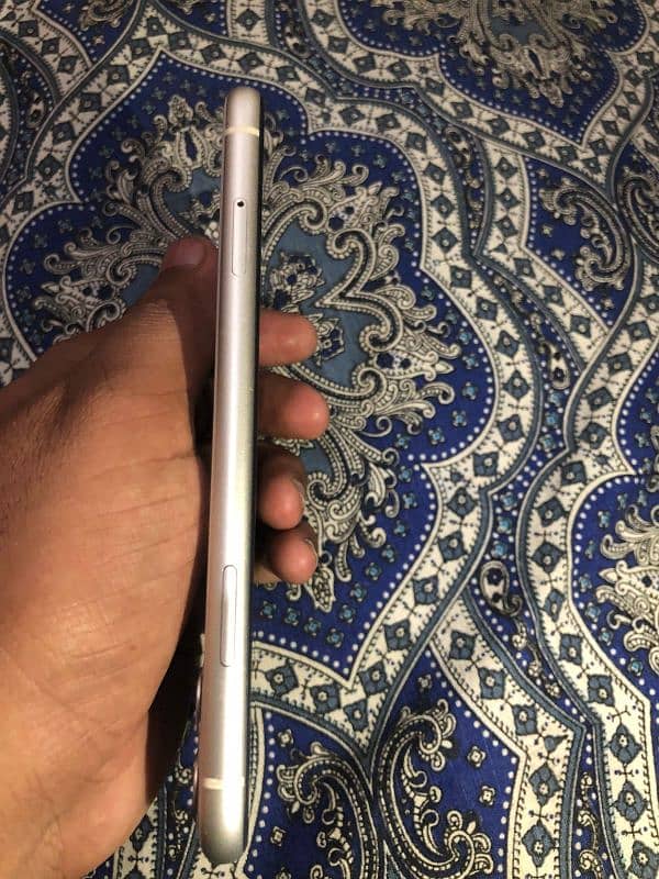 Iphone 11 JV 10/10 condition 90% Health 64GB 3