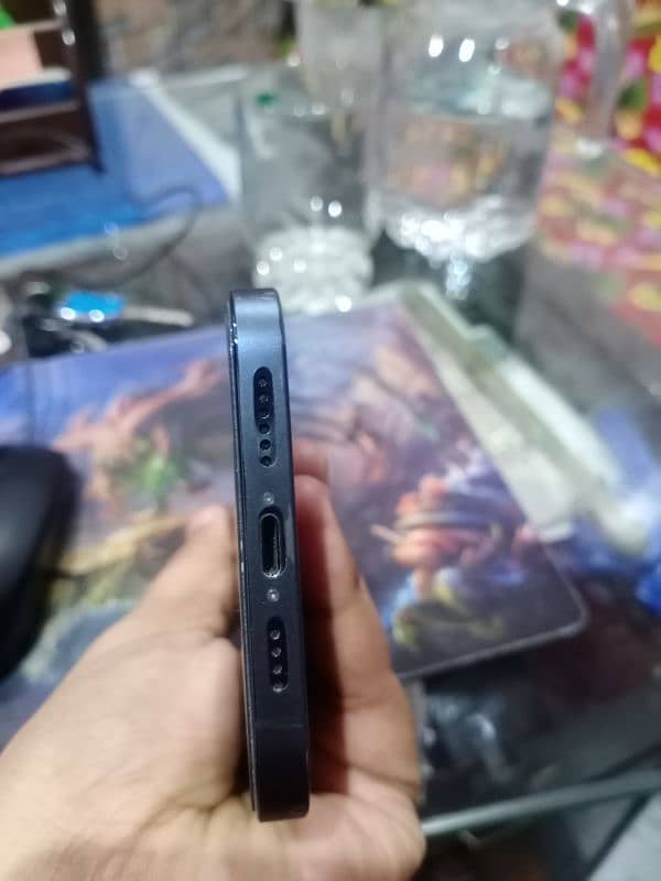 iPhone 12 Pro Max Water Pack, 10/10 condition 3