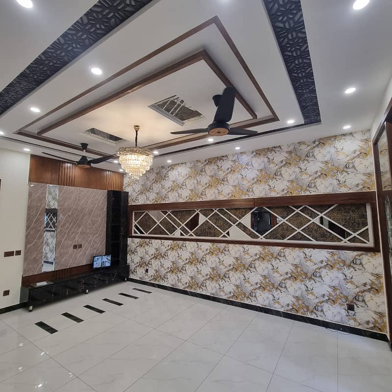 10 Marla Designer House For Sale on Prime Location of Bahria Orcahrd 1