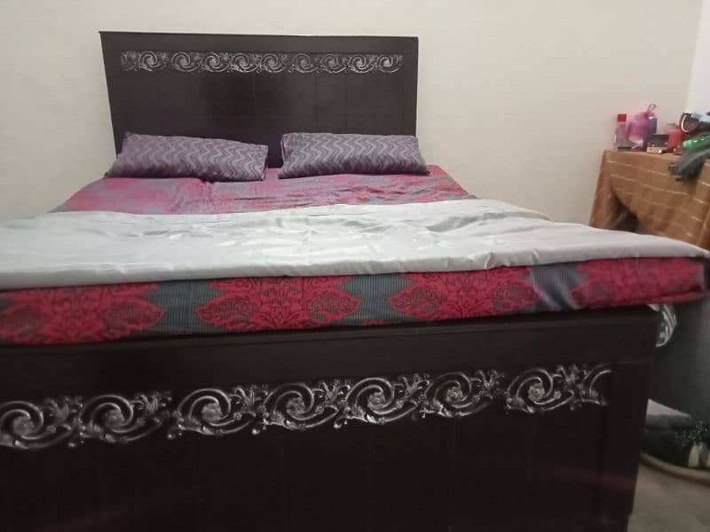 wooden bed for sale urgent 4