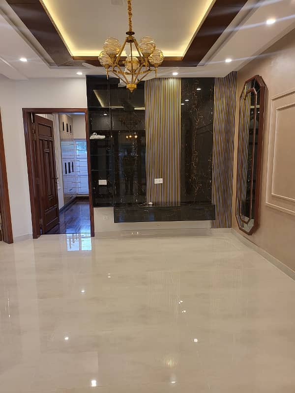 10 Marla Most Luxurious House Available For Sale In Phase 1 Bahria Orchard Lahore 3