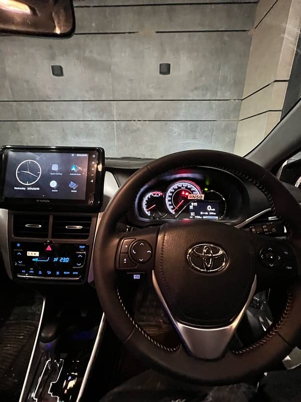 New Yaris 1.5 Ativ X - Black Interior 3