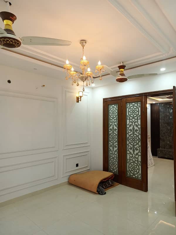 Top Best Location Most Luxurious 8 Marla Designer House For Sale Near Mosque 2