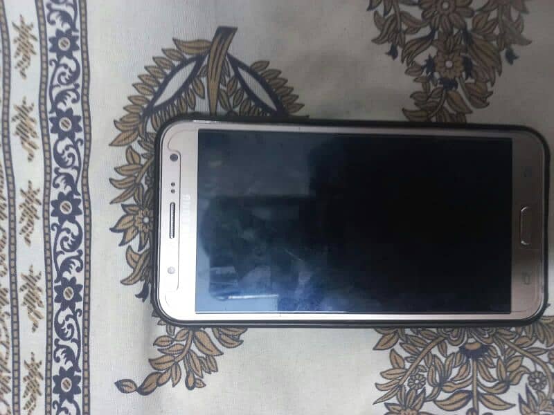 Samsung J7 URGENT SALE 10/9 CONDITION PTA APPROVED 1