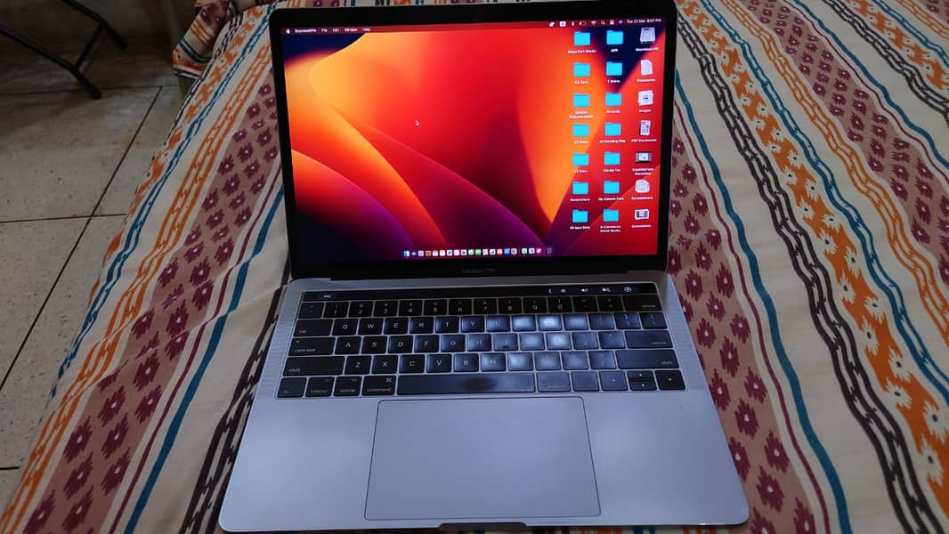 Macbook pro 13 inch 2017 for sale 3