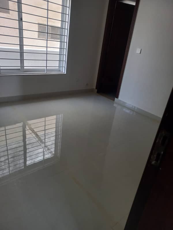 G10. GROUND PORTION FOR RENT SMALL FAMLIY 3