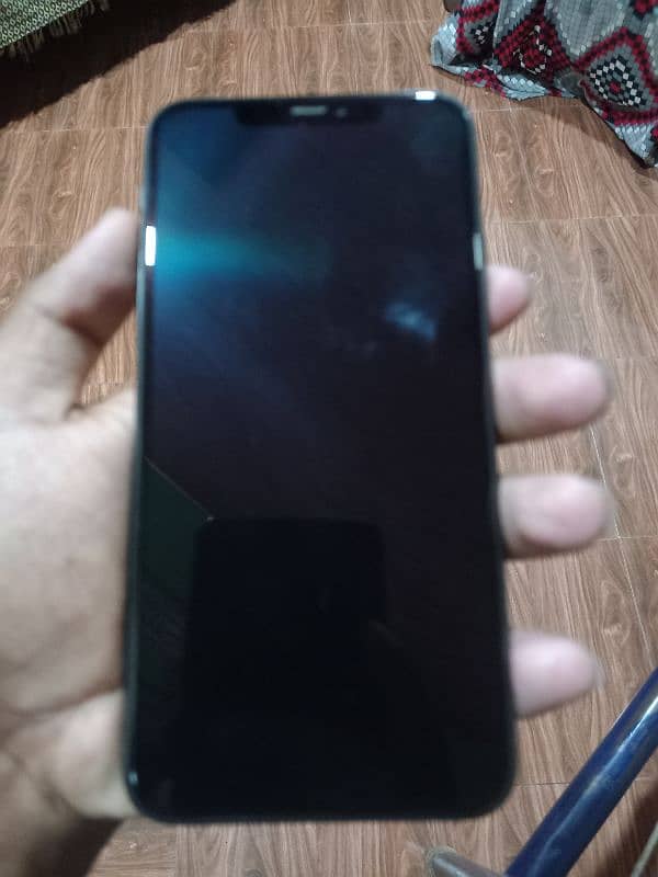 Iphone 11 pro max 64gb contact at 03146334354 2