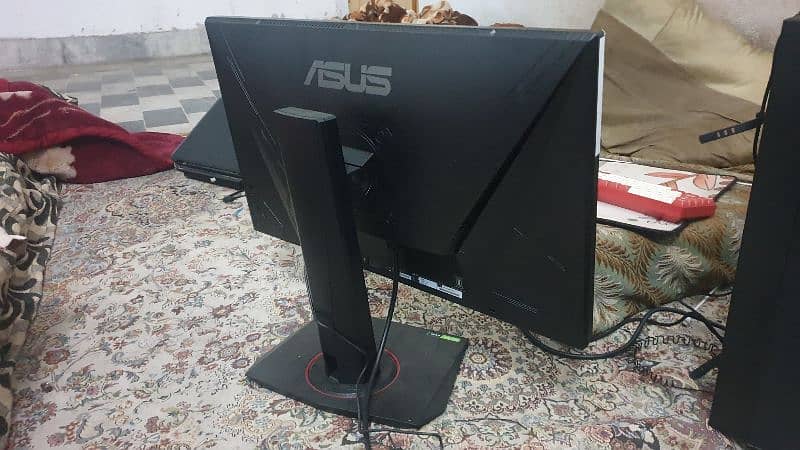 HIGH END GAMING PC - WITH GAMING MONITOR 8