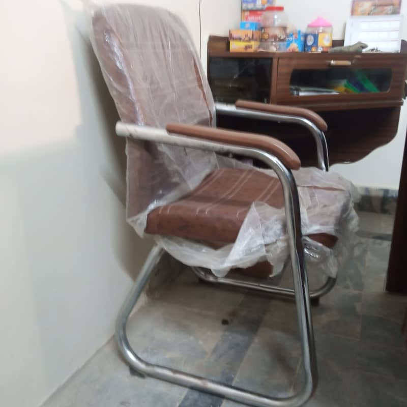 2Tables & 2chairs for sale 3