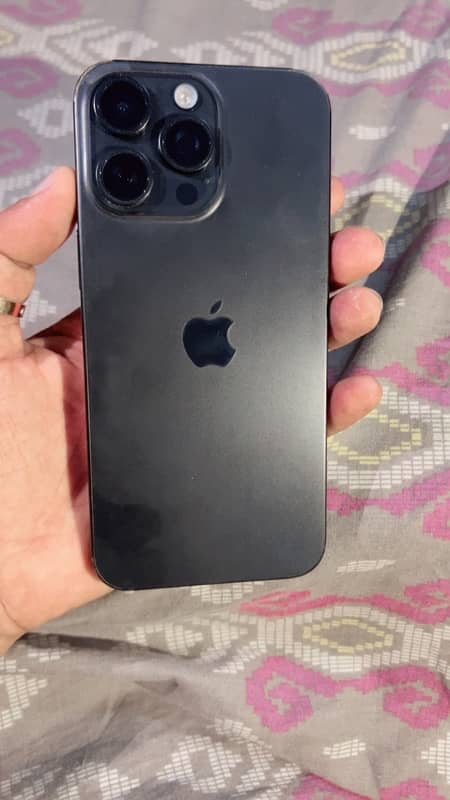 i phone 15 pro max Black titanium 4