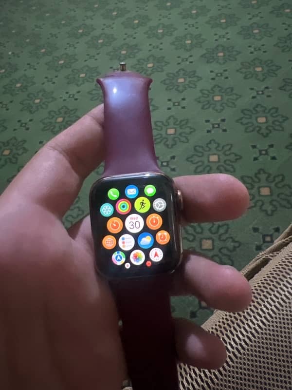 apple watch series 5 40 mm 4