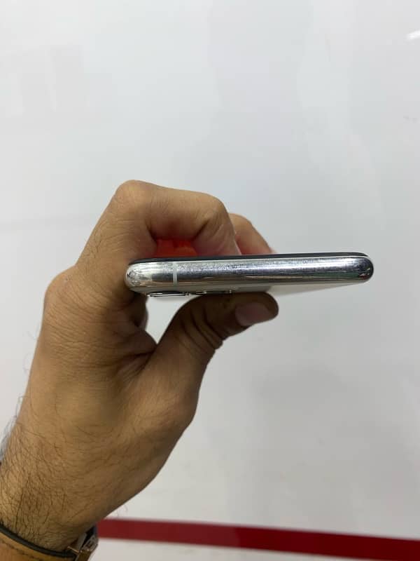 Iphone 11 Pro 64Gb approved 4