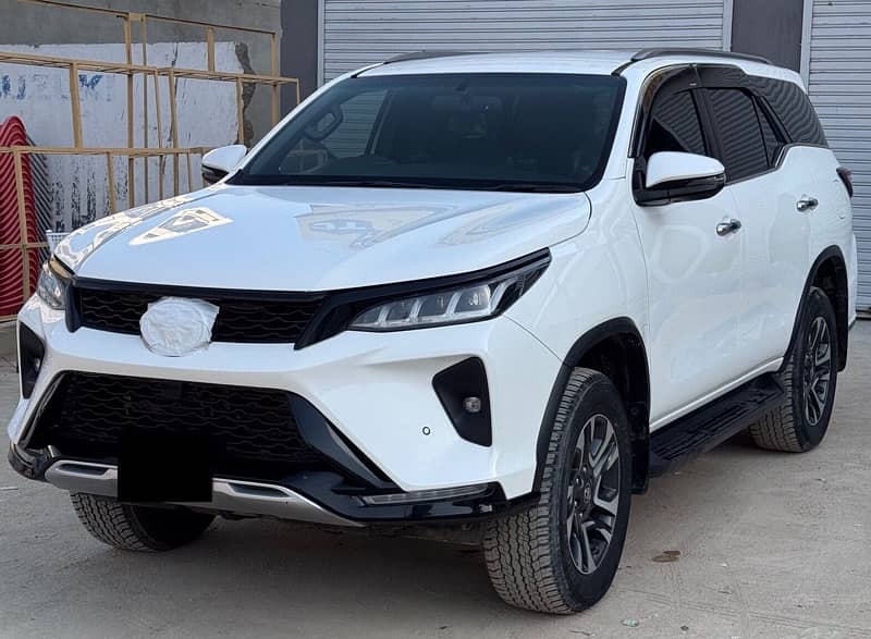 Toyota Fortuner Legender 2022 1