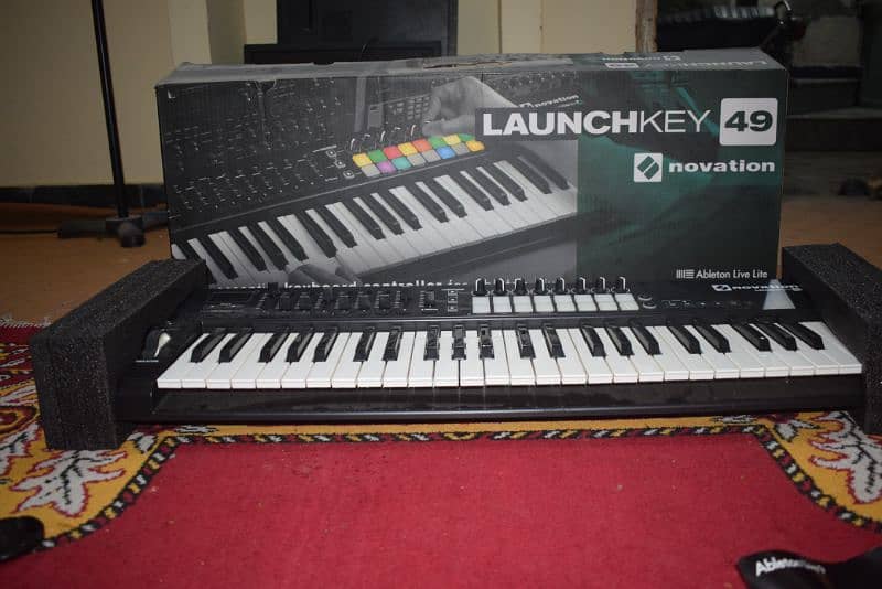 pianos ( novaiton launch key 49 mk2) 1