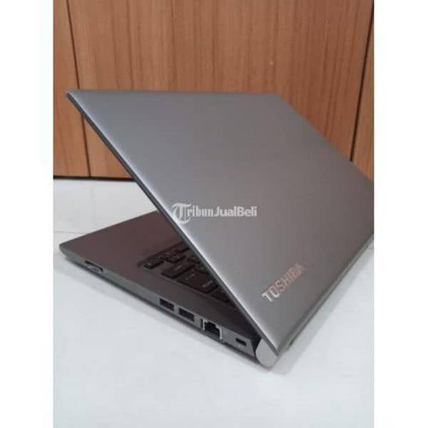 Toshiba 13.3 Touch screen,i5 4th gen,8 gb ram,128 ssd,3hrs plus batter 1