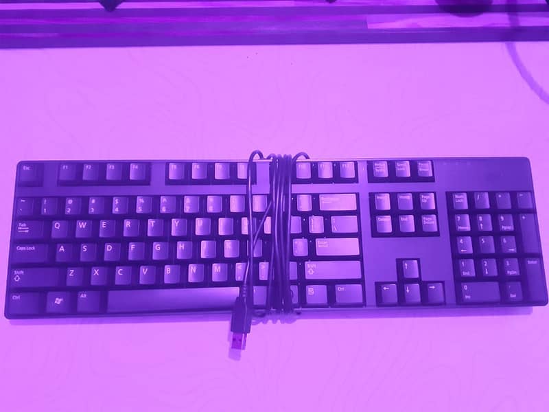 Wireless gaming mouse, Wired gaming keyboard for sale mint condition 4