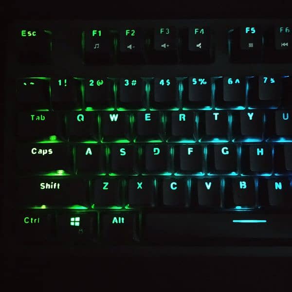 Aukey mechanical RGB Keyboard TKL 87 1