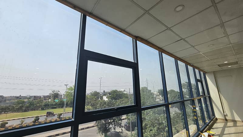 Prime Main Boulevard Exposure! 4th Floor Commercial Space in DHA Phase 6 3