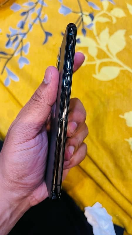 iphone 11 pro 256GB PTA approved 5