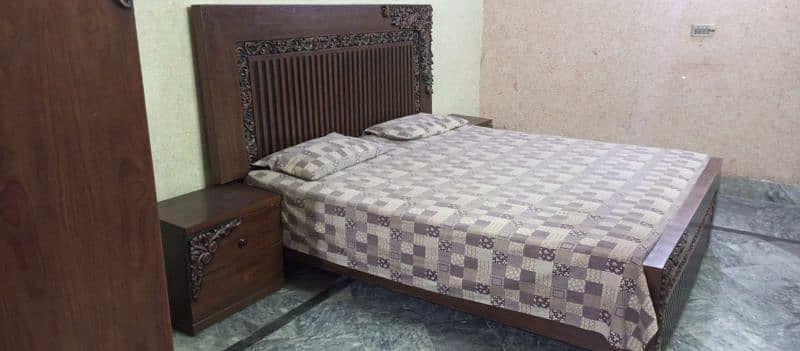 king size bed with side table 2