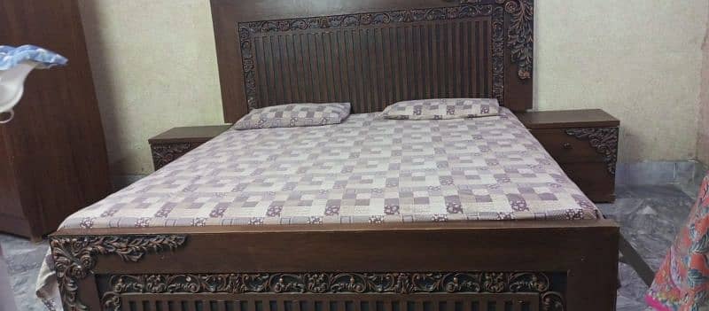 king size bed with side table 3