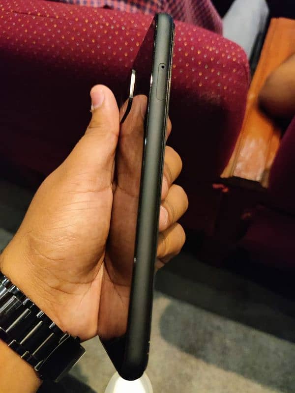 Google pixel 4 with good condition 2