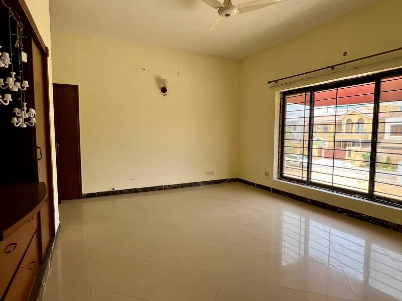 House for Rent on Zulfiqar Avenue 7