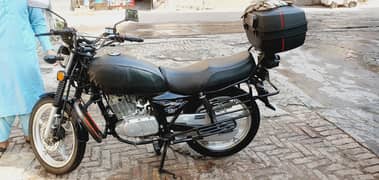 Suzuki GS 150 2022