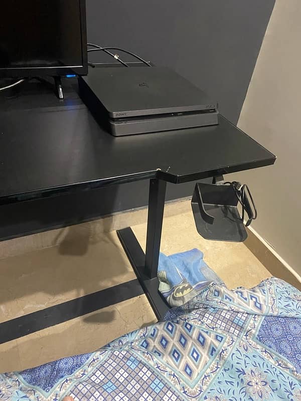 Gaming Computer Table. 4