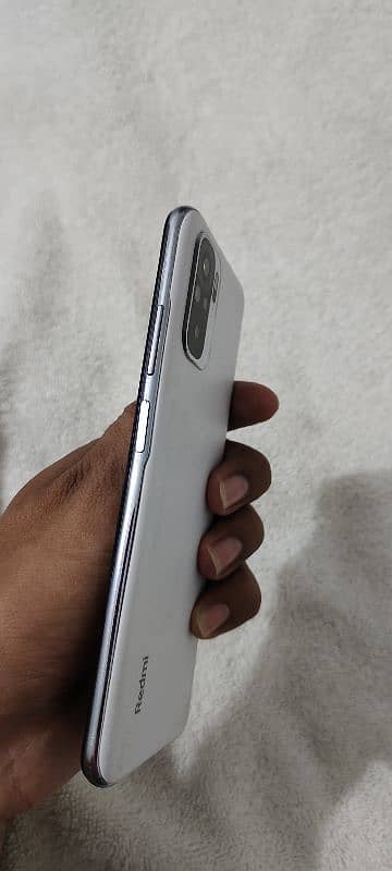 Redmi note 10 4/128 white 2