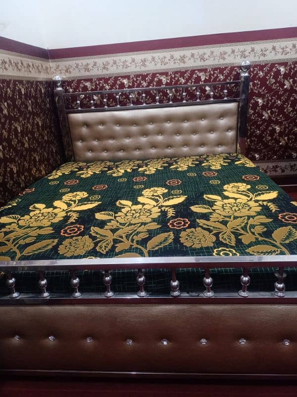 king bed without mattress 1