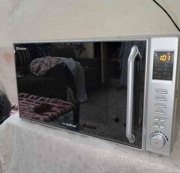 microwave oven 0