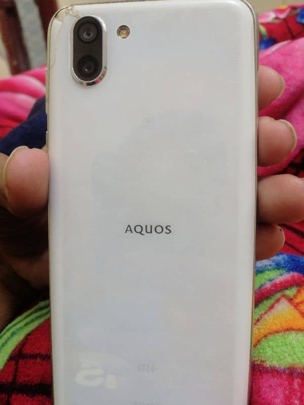 aquos r2 1