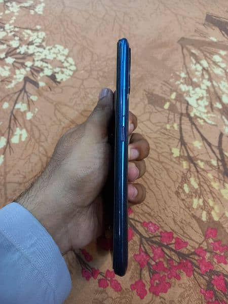 Infinix Hot 4/64 1