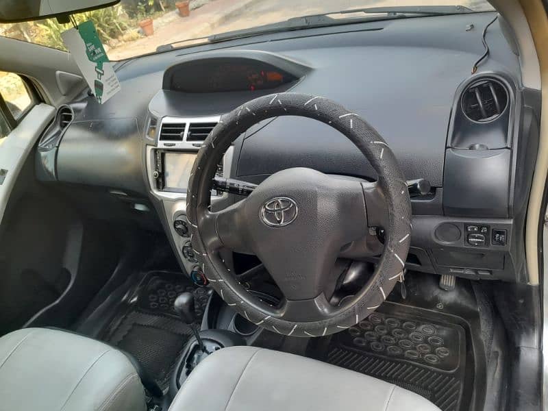 Toyota Vitz 2010/2013 8