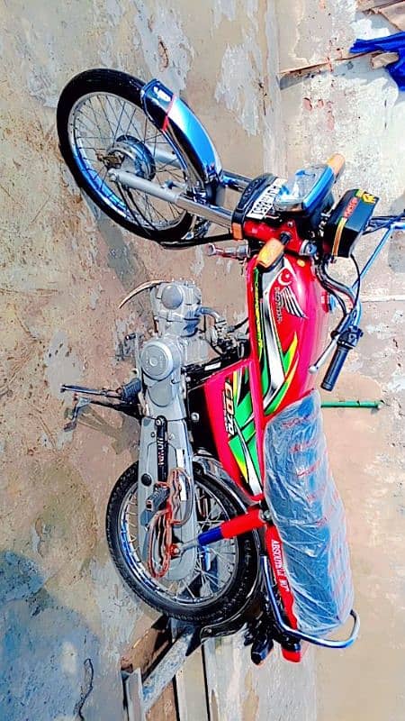 Honda CD 70 2022 3