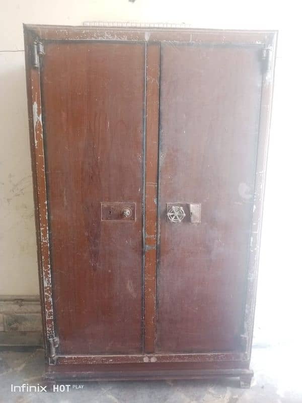 iron cupboard 1