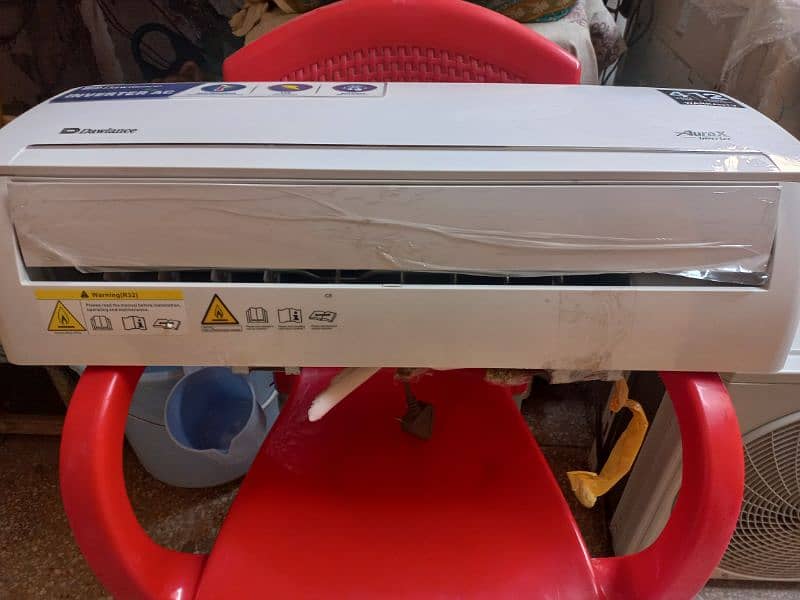 Ac 1 Ton Aura X inverter  10/10 condishion 100% janwan 6