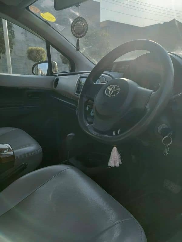 Toyota Vitz 2015 10