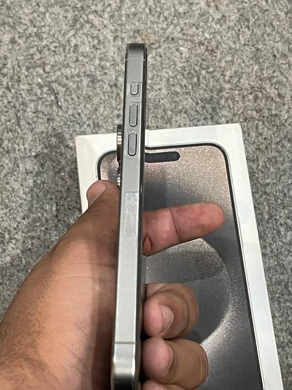 iPhone 15 pro max Jv 256gb 10 by 10 waterproof  with box and cable 6