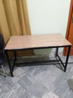 computer/study table 4 feet length 2 feet wide