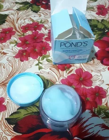 POND'S Super Light Gel 1