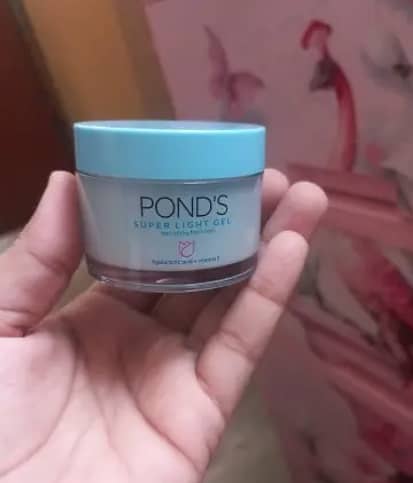 POND'S Super Light Gel 3