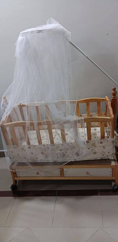 Baby cot 2