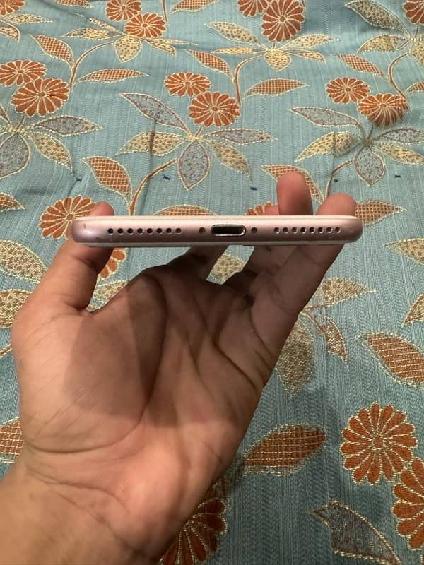 iPhone 7plus 128gb pta approved 5