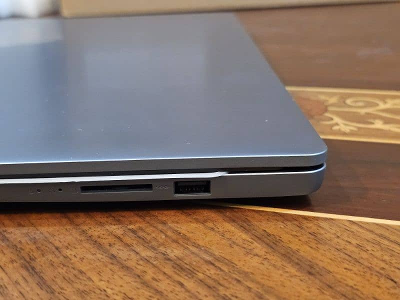 Lenovo Ideapad Slim 3 brand new 6