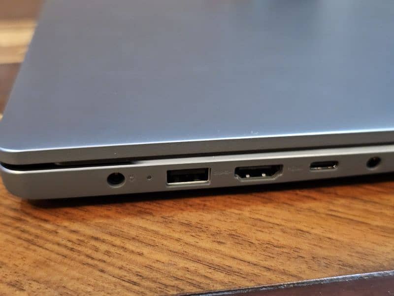 Lenovo Ideapad Slim 3 brand new 9