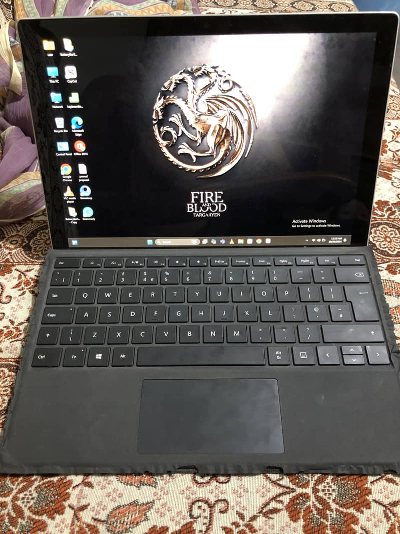 Surface pro 6 with Detachable Keyboard in 9/10 condition 2