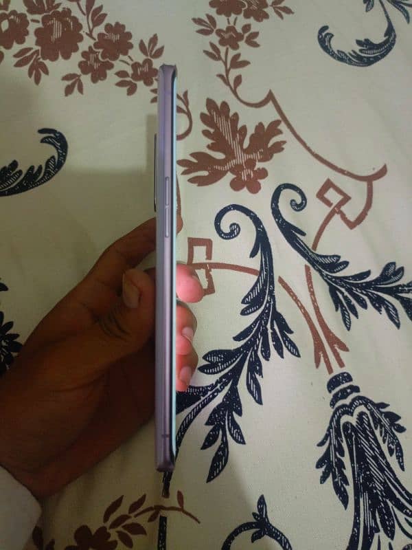 urgent sale oppo Reno 3 pro non pta 10 by 10 shade on white colour 1